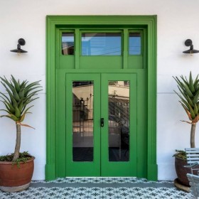 Éclairage d’entrée : mettez le pied (et la lumière) à la maison avec style